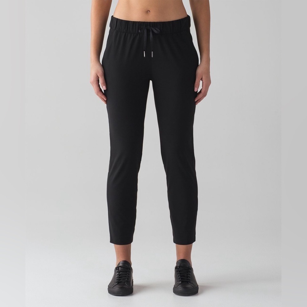 Lululemon On The Fly Pant *Woven 28" Black (First Release) Sz 6 Commute Casual